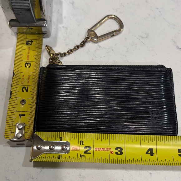 Louis Vuitton Epi Cardholder - Picture 7 of 7